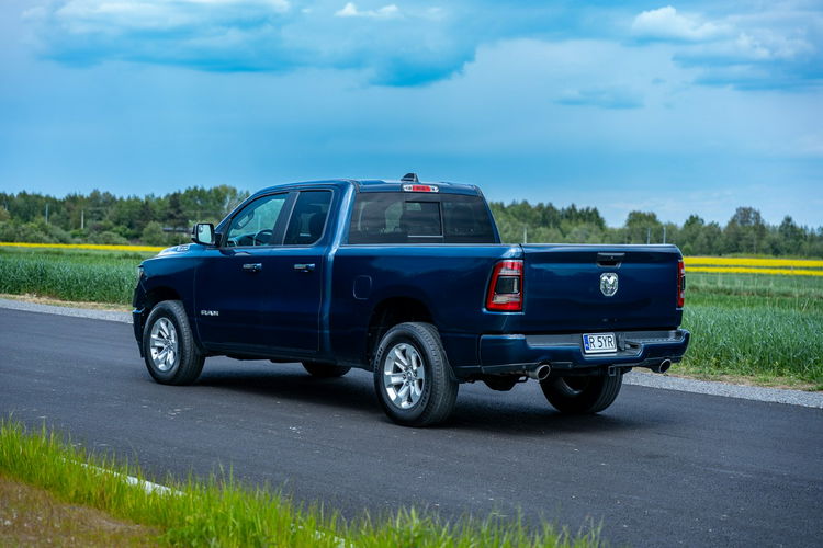 RAM Dodge RAM 1500 5.7 V8 4x4 BLUE 2019r zdjęcie 13