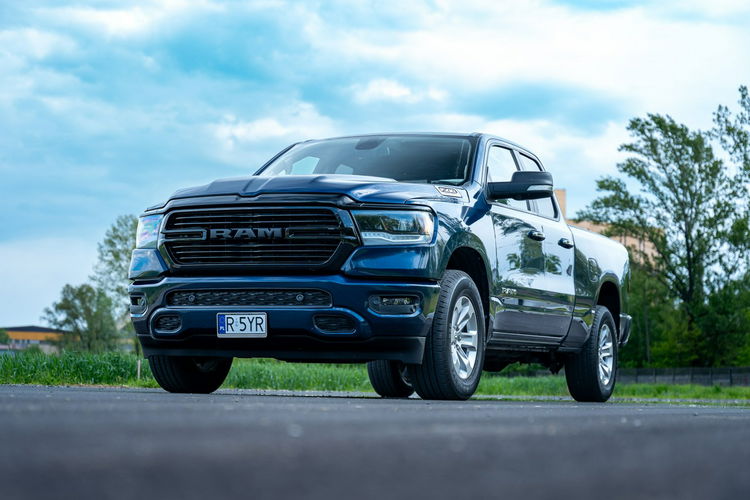 RAM Dodge RAM 1500 5.7 V8 4x4 BLUE 2019r zdjęcie 2