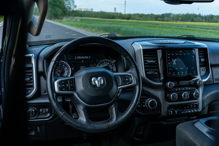 RAM Dodge RAM 1500 5.7 V8 4x4 BLUE 2019r zdjęcie 25