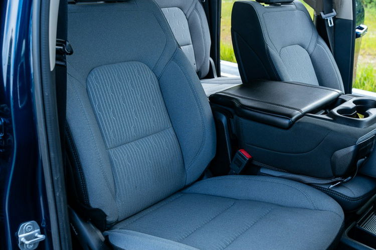 RAM Dodge RAM 1500 5.7 V8 4x4 BLUE 2019r zdjęcie 26
