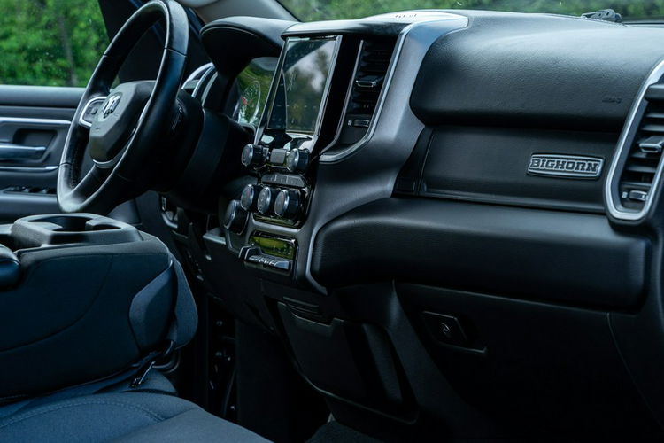 RAM Dodge RAM 1500 5.7 V8 4x4 BLUE 2019r zdjęcie 28