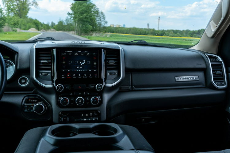 RAM Dodge RAM 1500 5.7 V8 4x4 BLUE 2019r zdjęcie 39