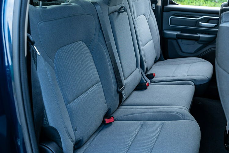 RAM Dodge RAM 1500 5.7 V8 4x4 BLUE 2019r zdjęcie 6