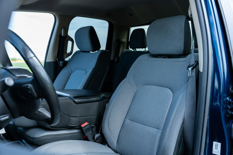 RAM Dodge RAM 1500 5.7 V8 4x4 BLUE 2019r zdjęcie 8