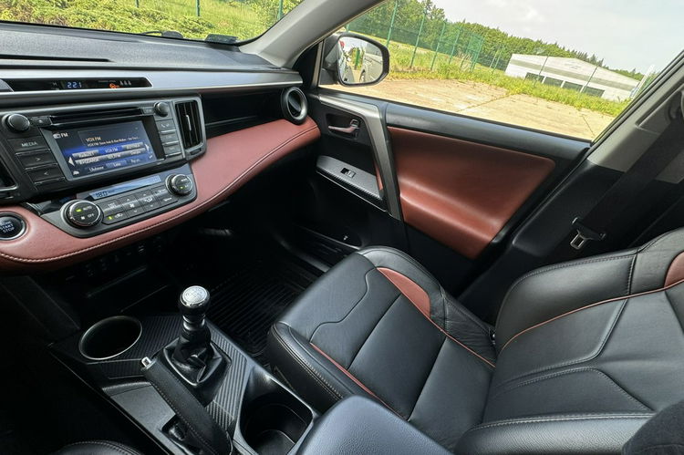 Toyota RAV-4 2.0d4d sól+individual 4x4 skóry ledy Navi kamera jedyna taka zamiana zdjęcie 12