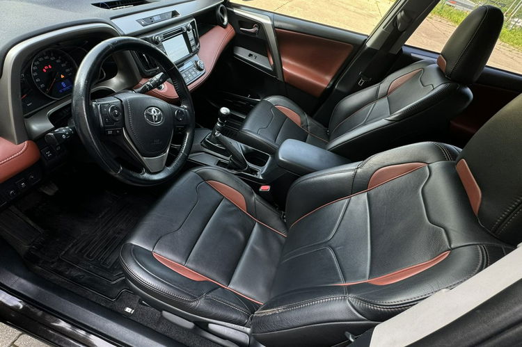 Toyota RAV-4 2.0d4d sól+individual 4x4 skóry ledy Navi kamera jedyna taka zamiana zdjęcie 13