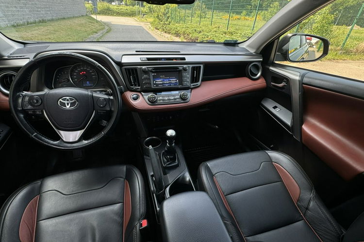 Toyota RAV-4 2.0d4d sól+individual 4x4 skóry ledy Navi kamera jedyna taka zamiana zdjęcie 15