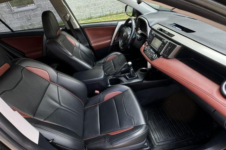 Toyota RAV-4 2.0d4d sól+individual 4x4 skóry ledy Navi kamera jedyna taka zamiana zdjęcie 20