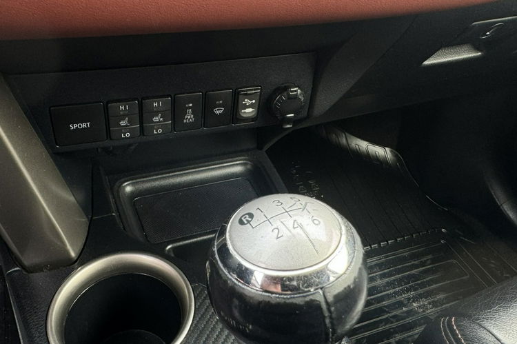 Toyota RAV-4 2.0d4d sól+individual 4x4 skóry ledy Navi kamera jedyna taka zamiana zdjęcie 31