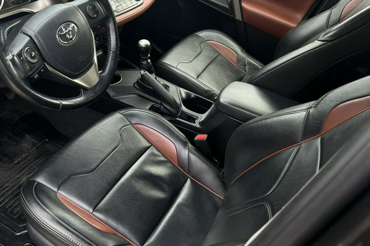 Toyota RAV-4 2.0d4d sól+individual 4x4 skóry ledy Navi kamera jedyna taka zamiana zdjęcie 36