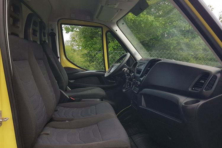 Iveco Daily KONTENER 8EP KLIMA 4.14x2.21x2.20 MANUAL KRAJOWY DMC 3500 KG zdjęcie 18