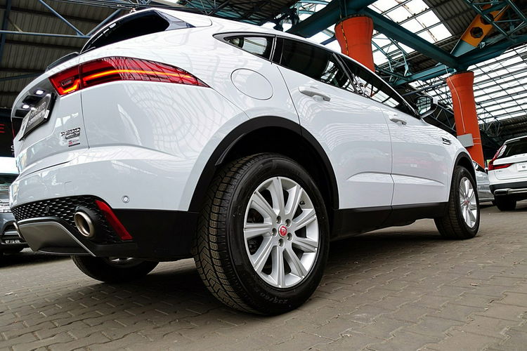 Jaguar E-Pace 4x4 AWD BIAŁA PERŁA 200KM 3Lata GWARANCJA 1WŁ Kraj Bezwypadkowy FV23% 4x2 zdjęcie 3