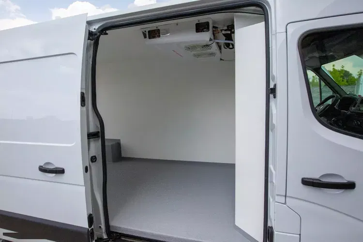 Renault Master L3H2 CHŁODNIA 0 C Izoterma Atest PZH zdjęcie 8