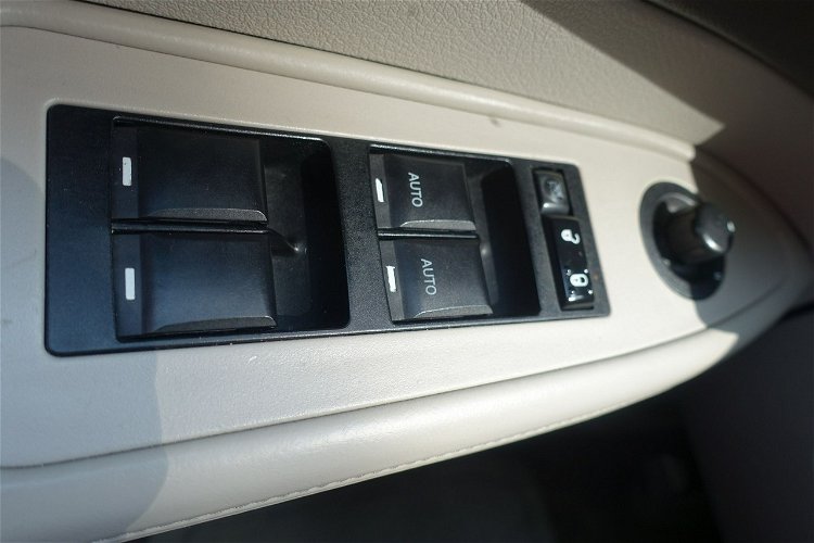 Chrysler 300C 5.7 HEMI/ Automat/ 4x4 / Szyberdach / Zadbany / Lift / Bezwypadkowy zdjęcie 20
