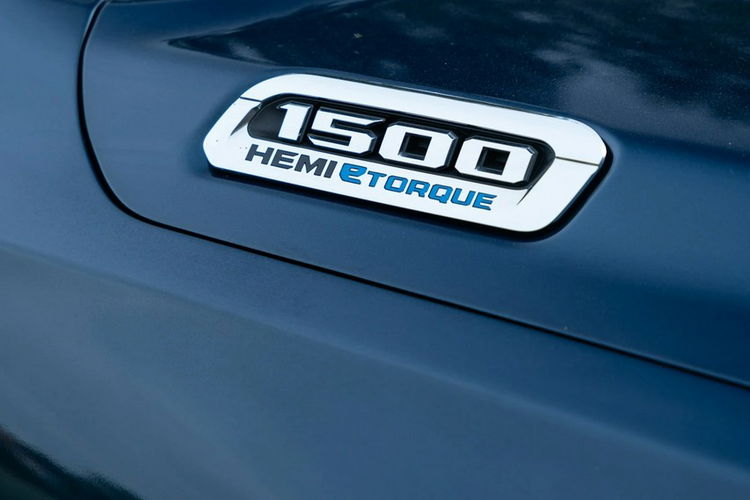 RAM Dodge RAM 1500 / 4x4 / Bogato wyposażony / 5.7 V8 Oryginalny Przebieg zdjęcie 26