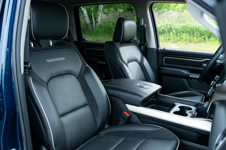 RAM Dodge RAM 1500 / 4x4 / Bogato wyposażony / 5.7 V8 Oryginalny Przebieg zdjęcie 33