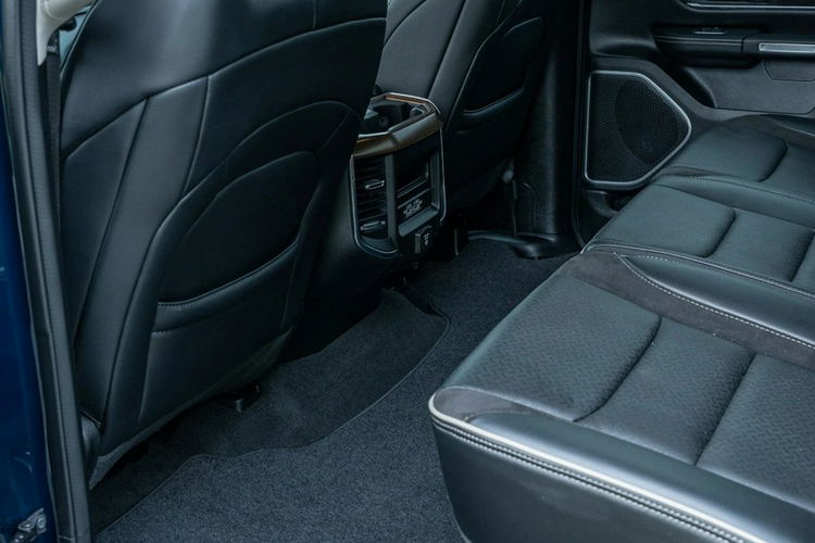 RAM Dodge RAM 1500 / 4x4 / Bogato wyposażony / 5.7 V8 Oryginalny Przebieg zdjęcie 37
