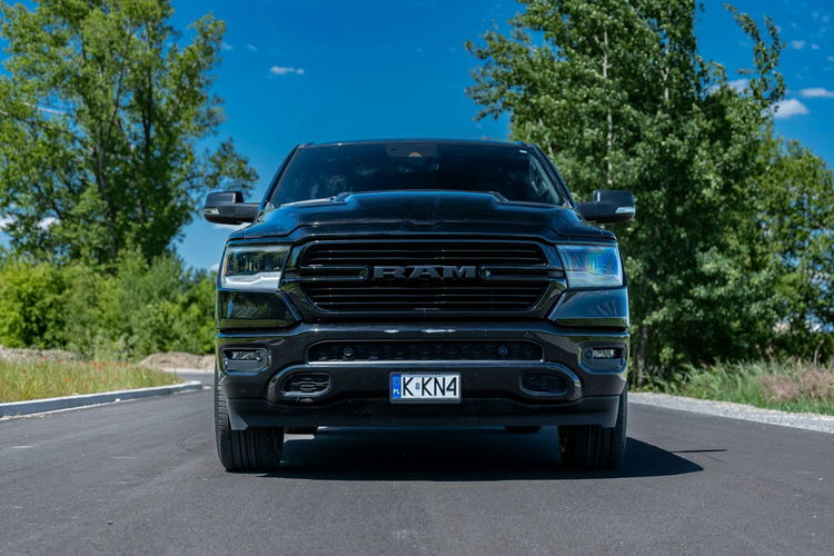 RAM Dodge RAM 1500 / 4x4 / Bogato wyposażony / 5.7 V8 / Bezwypadkowy zdjęcie 34