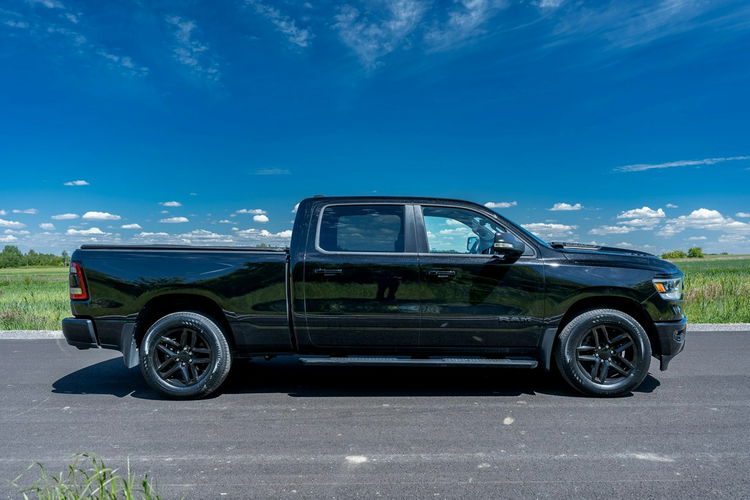 RAM Dodge RAM 1500 / 4x4 / Bogato wyposażony / 5.7 V8 / Bezwypadkowy zdjęcie 37