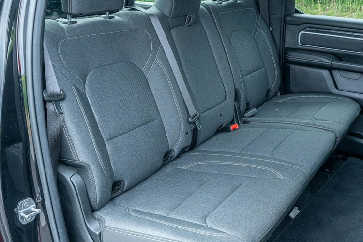 RAM Dodge RAM 1500 / 4x4 / Bogato wyposażony / 5.7 V8 Oryginalny Przebieg zdjęcie 16