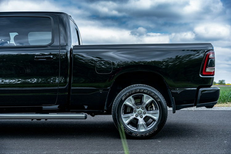 RAM Dodge RAM 1500 / 4x4 / Bogato wyposażony / 5.7 V8 Oryginalny Przebieg zdjęcie 24