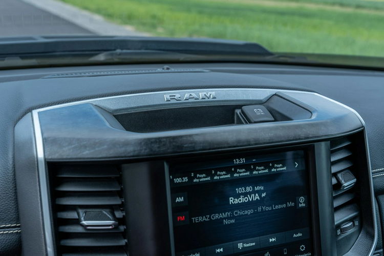 RAM Dodge RAM 1500 / 4x4 / Bogato wyposażony / 5.7 V8 Oryginalny Przebieg zdjęcie 35