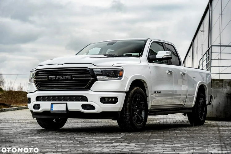 1500 DODGE RAM 1500 LARAMIE 5.7 PIĘKNE WNĘTRZE BOGATO WYPOSAŻONY 2020R. zdjęcie 11