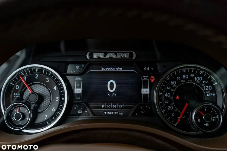 1500 DODGE RAM 1500 LARAMIE 5.7 PIĘKNE WNĘTRZE BOGATO WYPOSAŻONY 2020R. zdjęcie 31