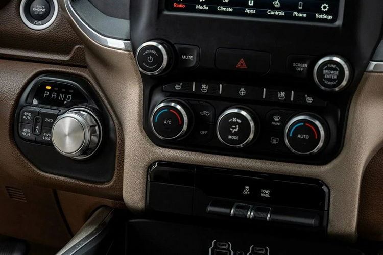 1500 DODGE RAM 1500 LARAMIE 5.7 PIĘKNE WNĘTRZE BOGATO WYPOSAŻONY 2020R. zdjęcie 34