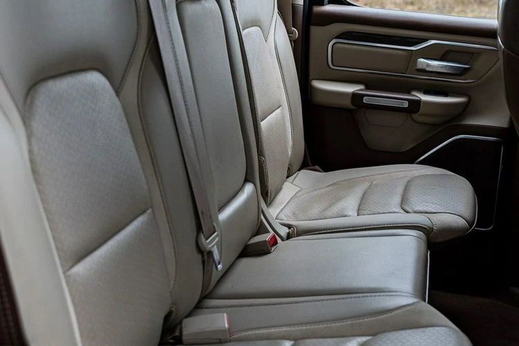 1500 DODGE RAM 1500 LARAMIE 5.7 PIĘKNE WNĘTRZE BOGATO WYPOSAŻONY 2020R. zdjęcie 40