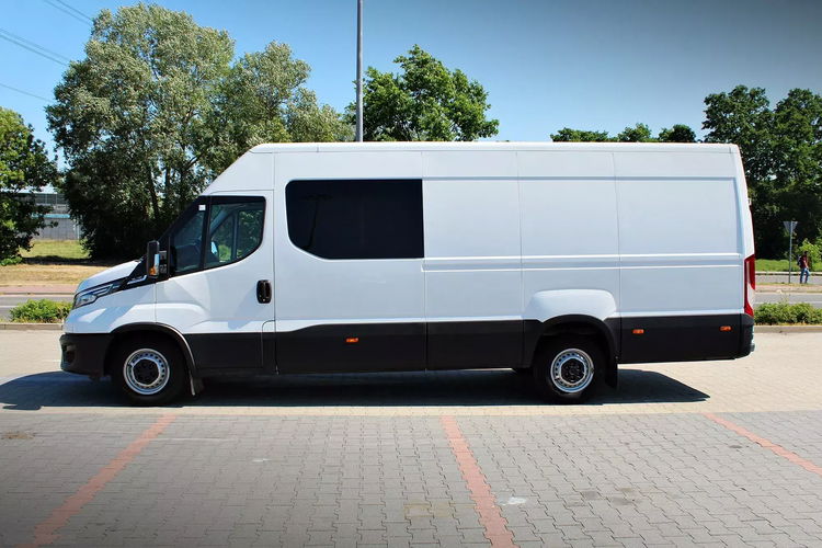 Iveco Daily 35S18 HiMatic 7- osobowa brygadówka / zabudowa Carpol zdjęcie 5