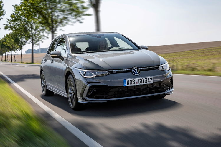 VOLKSWAGEN Golf VIII 1.5 eTSI EVO Style DSG zdjęcie 4