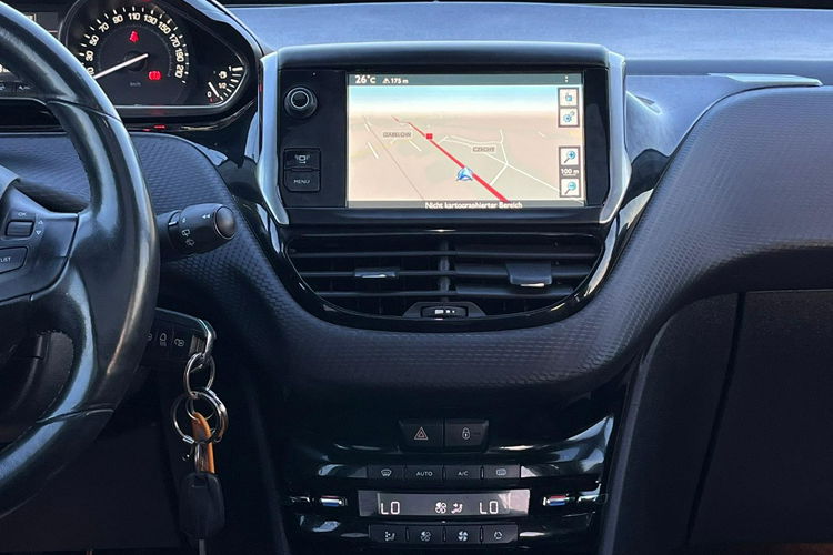 Peugeot 2008 Benzyna Panorama Skóra Gwarancja zdjęcie 26