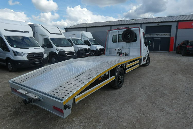 Renault Master master auto laweta autopomoc pomoc drogowa zdjęcie 3