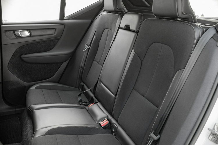 Volvo XC 40 WD9470M # T3 Inscription NAVI K.cofania 2 stref klima Salon PL VAT 23% zdjęcie 27