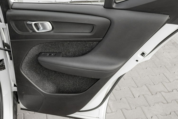 Volvo XC 40 WD9470M # T3 Inscription NAVI K.cofania 2 stref klima Salon PL VAT 23% zdjęcie 30