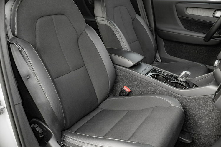 Volvo XC 40 WD9470M # T3 Inscription NAVI K.cofania 2 stref klima Salon PL VAT 23% zdjęcie 34