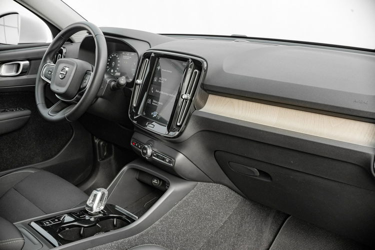 Volvo XC 40 WD9470M # T3 Inscription NAVI K.cofania 2 stref klima Salon PL VAT 23% zdjęcie 35