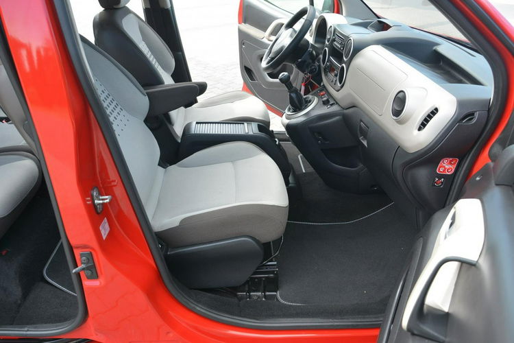 Citroen Berlingo 1.6HDI(114KM) lift Multispace Ledy Relingi Parltronic Hak Alu 16 zdjęcie 17