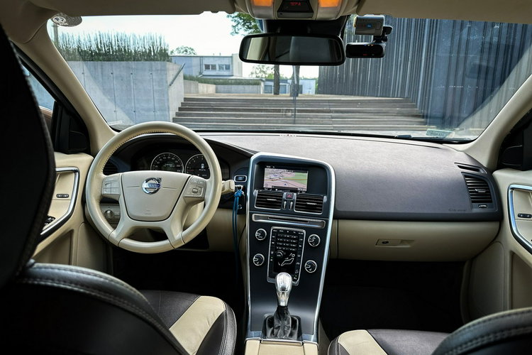 Volvo XC 60 Salon Polska - II Właściciel - 2.4 D zdjęcie 6