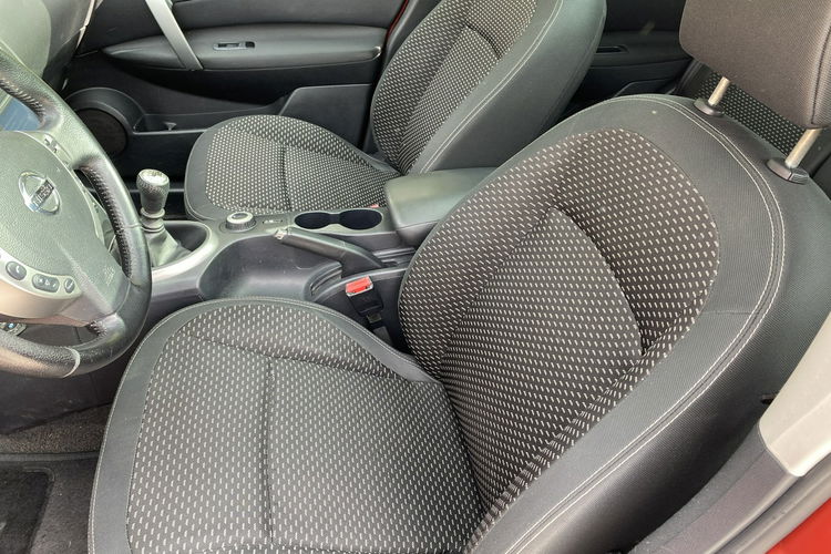 Nissan Qashqai 4X4. Zadbany Bezwypadkowy Niski oryginalny przebieg zdjęcie 14