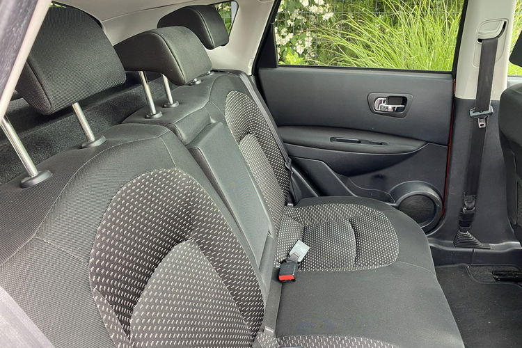 Nissan Qashqai 4X4. Zadbany Bezwypadkowy Niski oryginalny przebieg zdjęcie 9