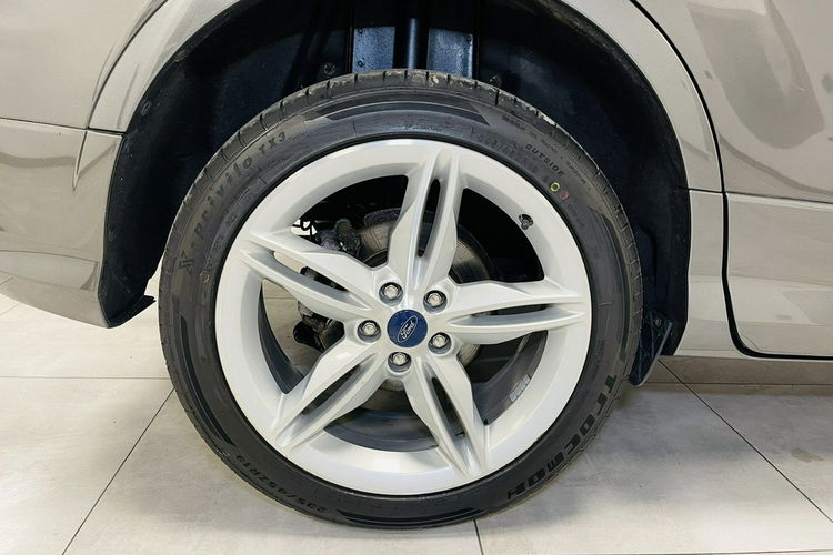 Ford Kuga 2.0 180KM INDIVIDUAL 4x4 Klimatronic Duża Navi SONY Audio Panorama FUL zdjęcie 8