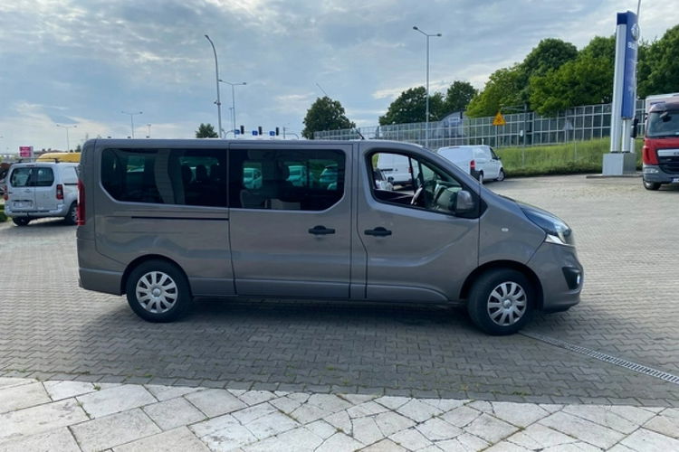 Opel Vivaro Tourer 1.6 CDTI L2 / Polski Salon / 1wł / Opłaty / 9 MIEJSC zdjęcie 6