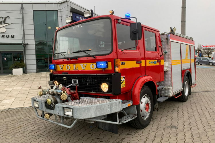 Volvo F613 STRAŻ POŻARNA - STAN BDB - POMPA Z PRZODU zdjęcie 1