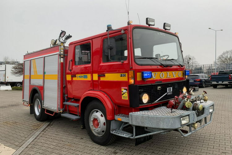 Volvo F613 STRAŻ POŻARNA - STAN BDB - POMPA Z PRZODU zdjęcie 3