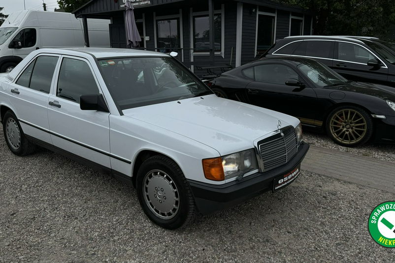samochód osobowy Mercedes zdjęcie 1