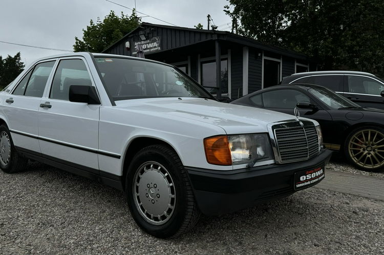 Mercedes W201 190 Benz 2.0 klima podgrzewane fotele szyberdach stan kolekcjonerski zdjęcie 2