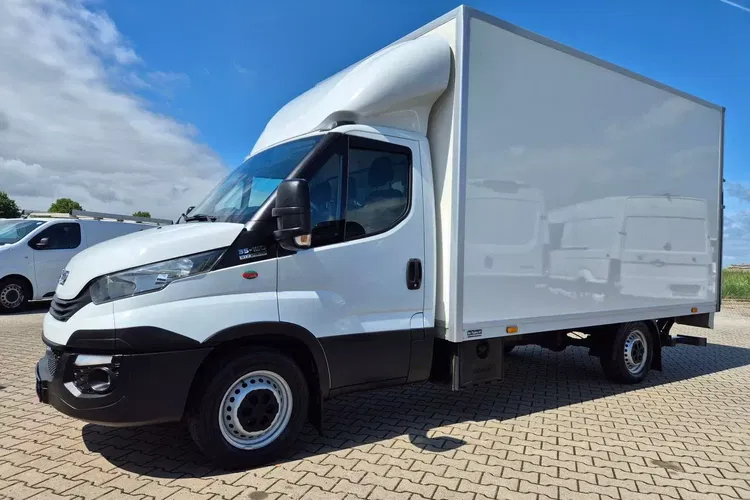 Iveco 35S16 Kontener 8 ePAL 84999zł NETTO 2.3 HPi/160KM Automat zdjęcie 3