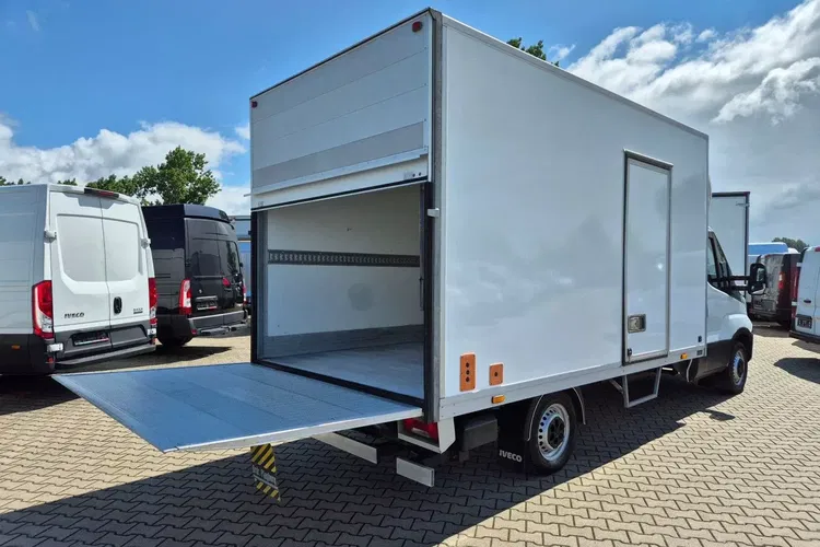 Iveco 35S16 Kontener 8 ePAL 84999zł NETTO 2.3 HPi/160KM Automat zdjęcie 8